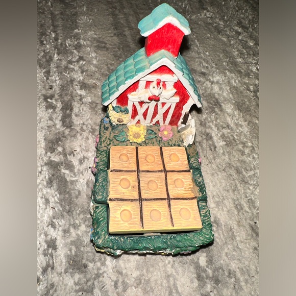 Vintage Tic Tac Toe Barn with Barn Animals! 10 Pieces Cows & Pigs - Picture 9 of 14
